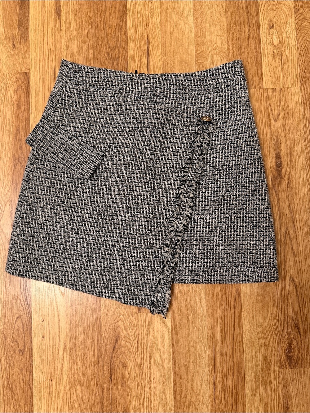 Source Unknown Black & White Tweed Fringe Wrap Mini Skirt